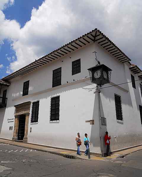 Breve História de Dinheiro na Colômbia