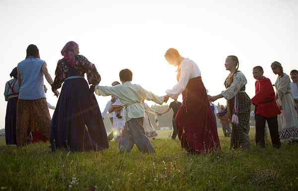 Ethnohistoire soumise à l'étude, aux origines, aux concepts, à la méthodologie