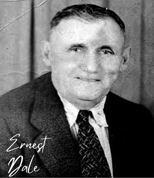 Ernest Dale Biografija in prispevki za upravo