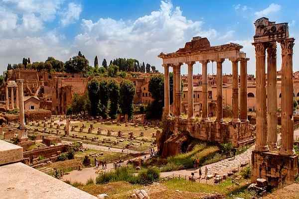 Caratteristiche della letteratura romana, generi, argomenti, opere