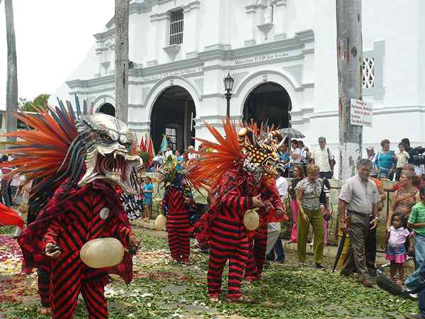 Bea Cukai dan Tradisi Loreto (hutan Peru)