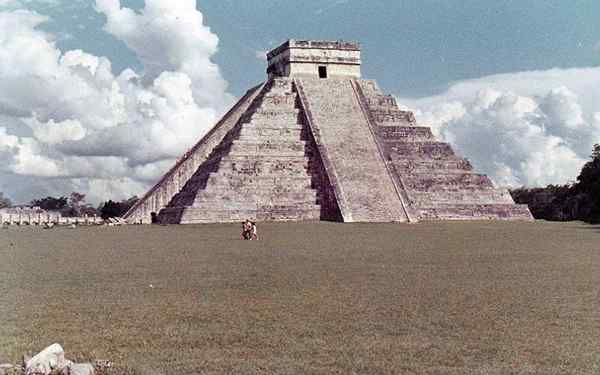 Wie und was war die Pyramide von Chichén Itzá gebaut?