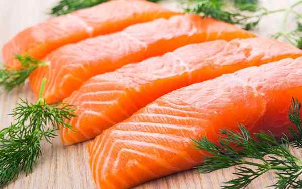 Proprietà del salmone per la salute fisica e mentale