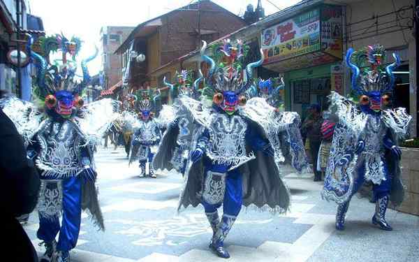 Dança típica de Puno